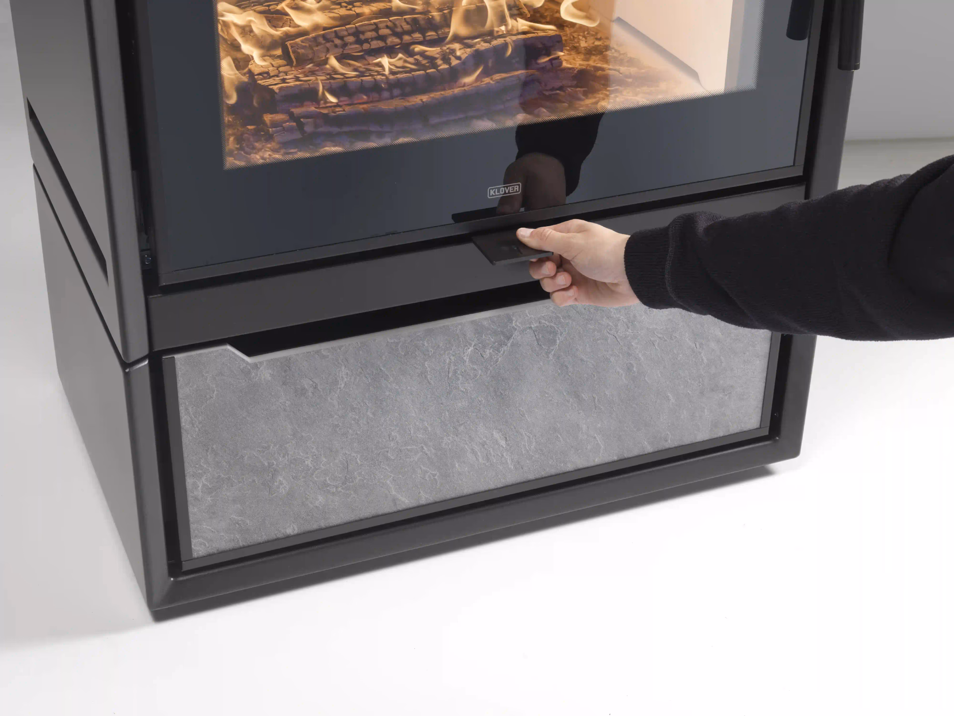 KLOVER wood-burning stove with oven model KUOKI - Image 4