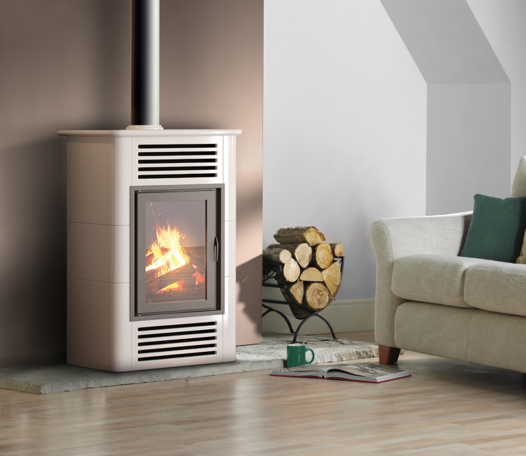 Stufa a legna ventilata SCHUSTER UNICAL modello LILLA 10 CERAMICA