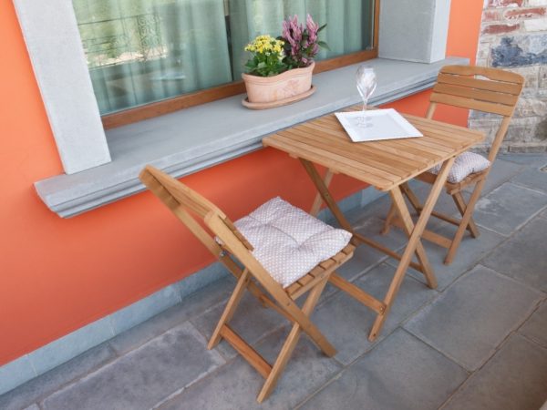 Set tavolo 2 sedie in legno LOSA modello BISTROT 60x60x72 cm
