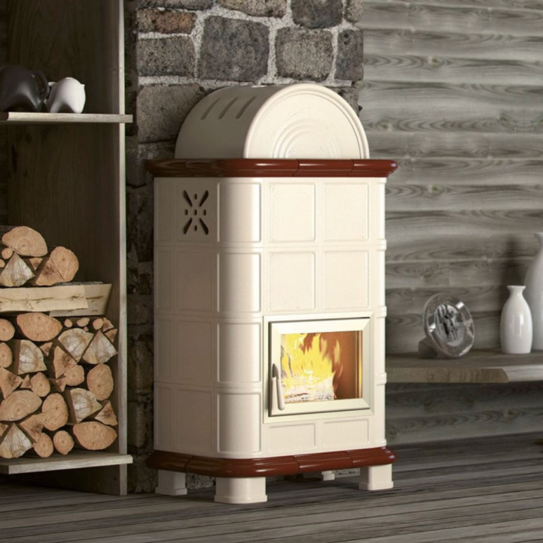 Stufa a legna in ceramica bianca-bordeaux PATERNO modello STUBE 4 12 kW