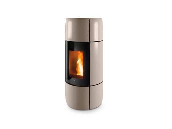 Stufa a pellet MCZ modello CURVE AIR MATIC 8 CORE UP