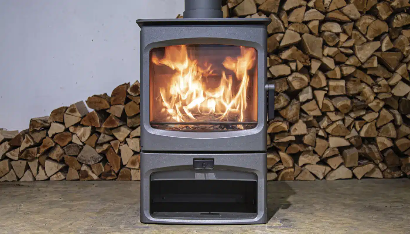 Stufa classica a legna CHARNWOOD modello AIRE 7 11kW