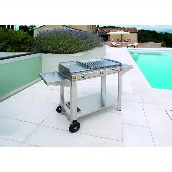 Cucina da esterno in acciaio a bordo piscina