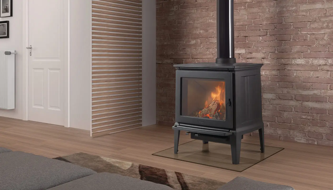 Stufa contemporanea a legna HERGOM modello E-30 S