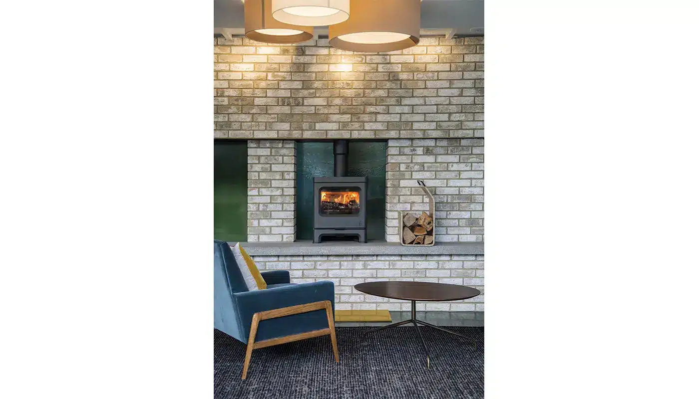 Stufa classica a legna CHARNWOOD modello Skye 5 8kW - immagine 2